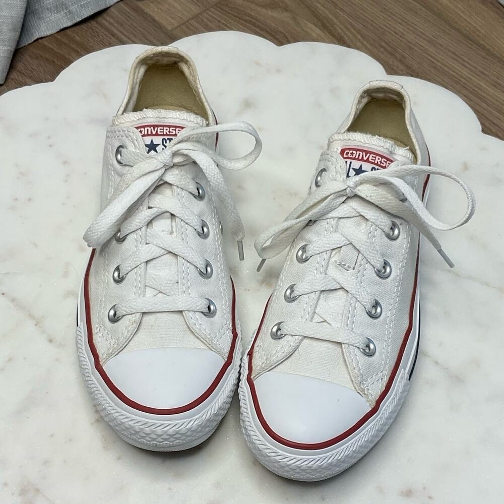 'The Classic' Chuck Taylor All Star Canvas in White Optical | Women's 6 US